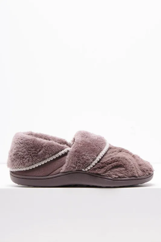 Plush Fur Closed Slipper Natural sold by Ackermas