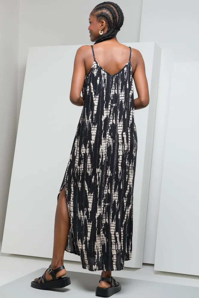 Crinkle Border Print Maxi Dress Black sold by Ackermas product image thumbnail 3