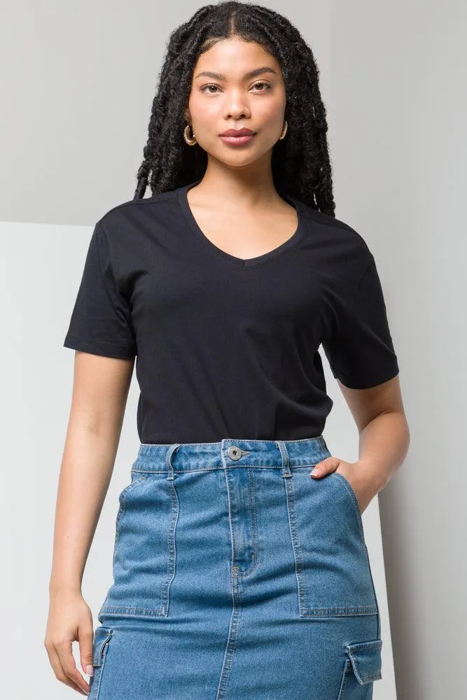 V-Neck Short Sleeve T-Shirt Black sold by Ackermas