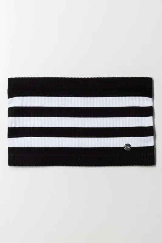 Stand out in style with the Seamless Tube Top in Bright multi colours – a bold and versatile wardrobe essential.

Product Information:

-Seamless
-Tube Top
-Comfortable
- Multi Colour Top
-100% Cotton sold by Ackermas