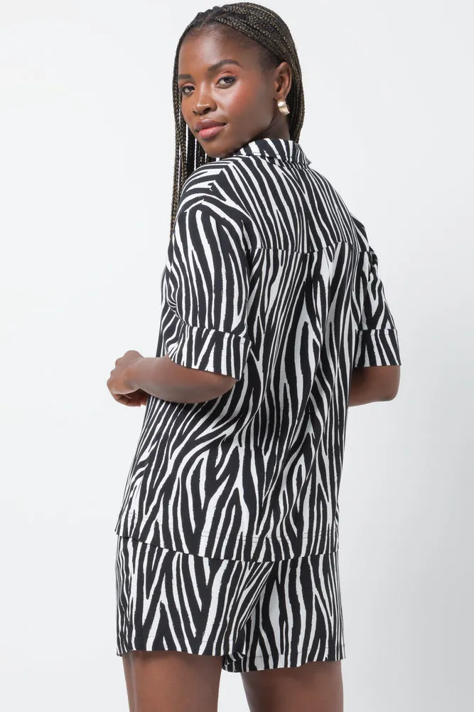 Short Sleeve Shirt Black And White sold by Ackermas product image thumbnail 3