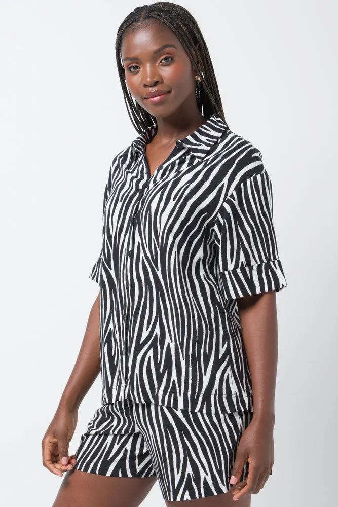 Short Sleeve Shirt Black And White sold by Ackermas