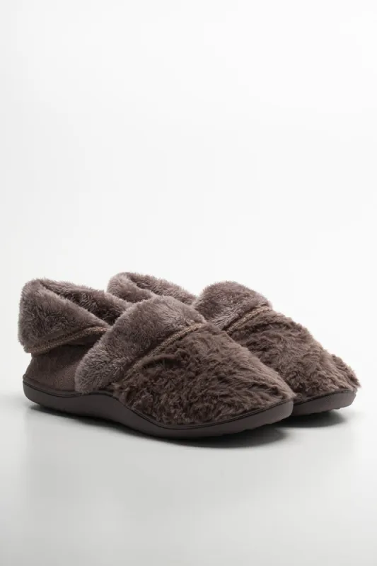 Slipper Brown sold by Ackermas