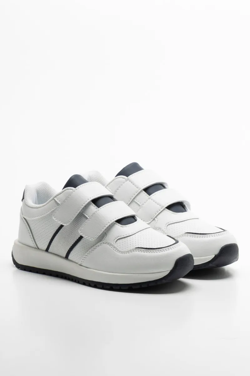 Retro Trainer White sold by Ackermas