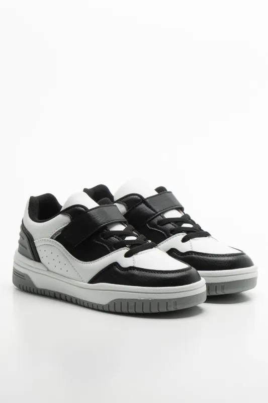 Sneaker White sold by Ackermas