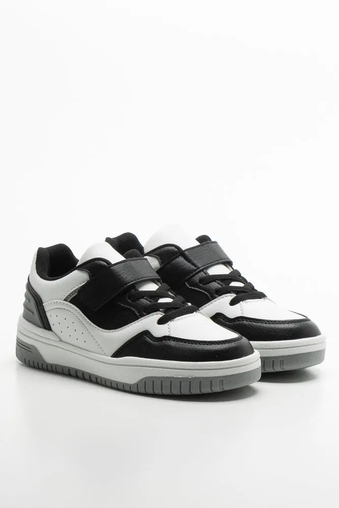 Sneaker White sold by Ackermas