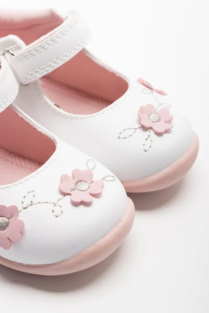 Flower Shoe White sold by Ackermas product image thumbnail 3