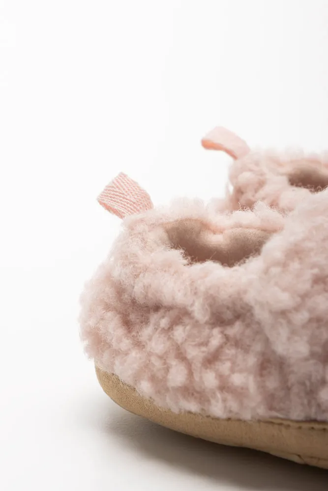 Sherpa Slippers Pink sold by Ackermas product image thumbnail 4