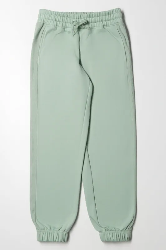 Joggers Green sold by Ackermas