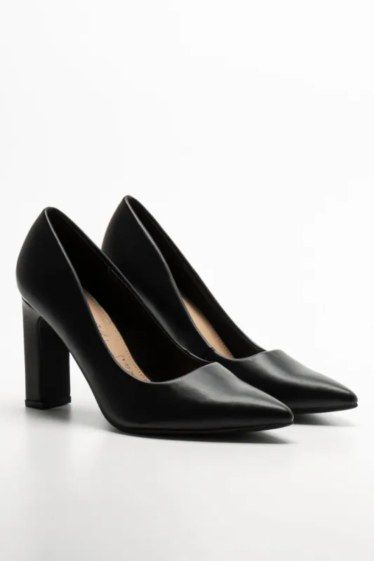 Block Heel Court Shoe Black sold by Ackermas
