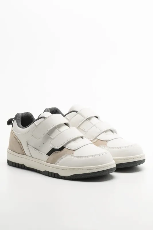 Skate Sneakers White sold by Ackermas