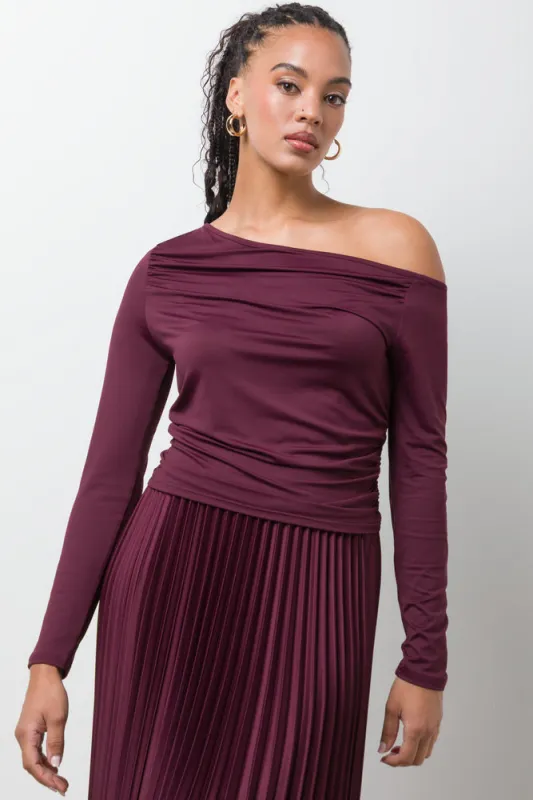 Ruched Long Sleeve Top Burgundy sold by Ackermas