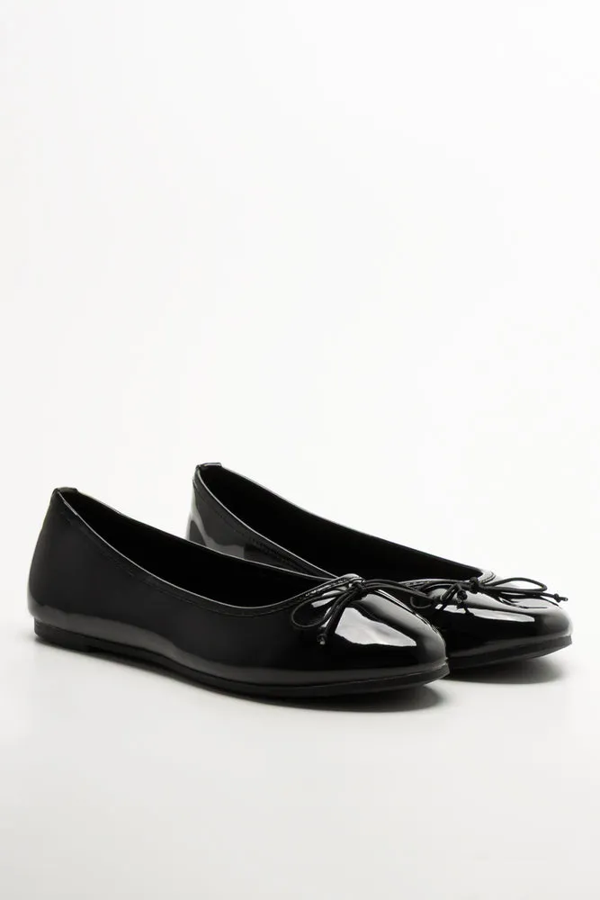 Almond Toe Ballerina Pumps Black sold by Ackermas