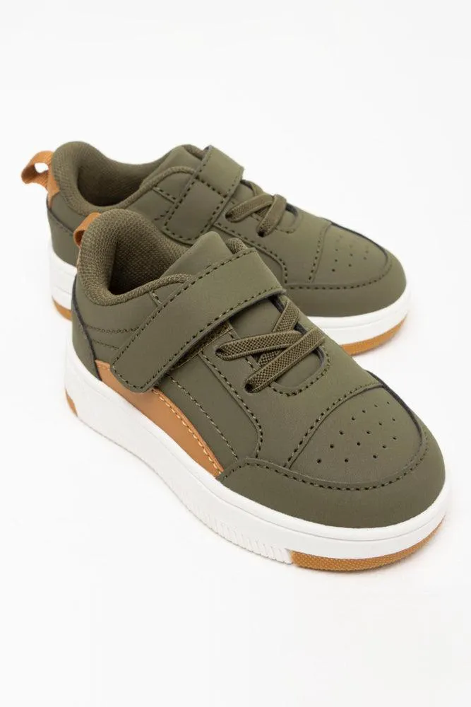 Sneaker Olive Green sold by Ackermas