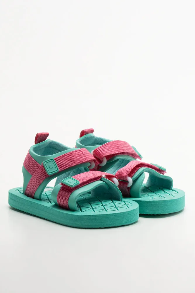 Sandals Green sold by Ackermas