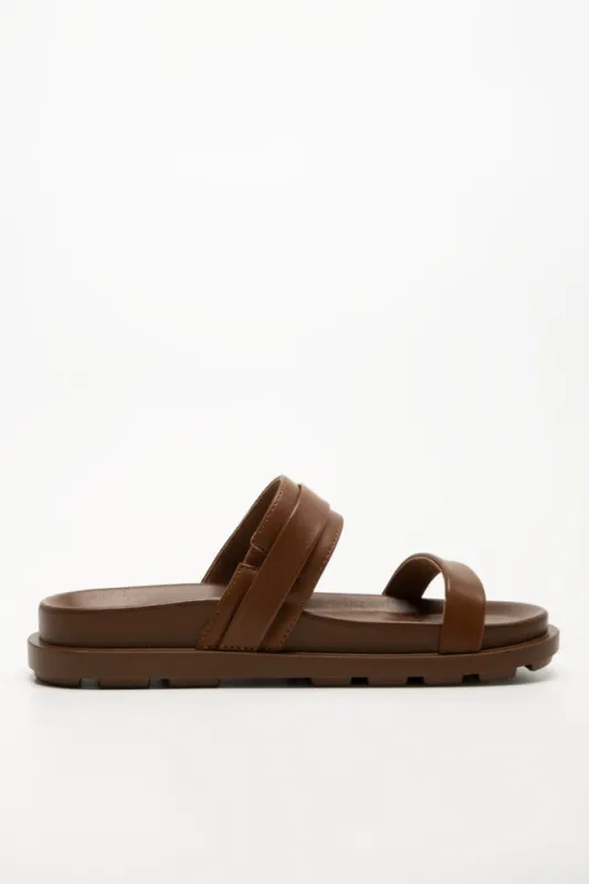 Sandals Brown sold by Ackermas