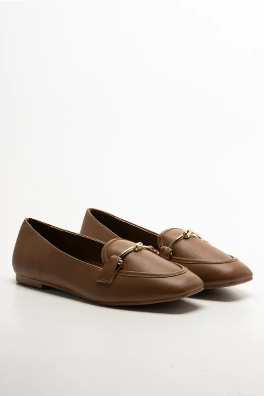 Loafers Natural sold by Ackermas