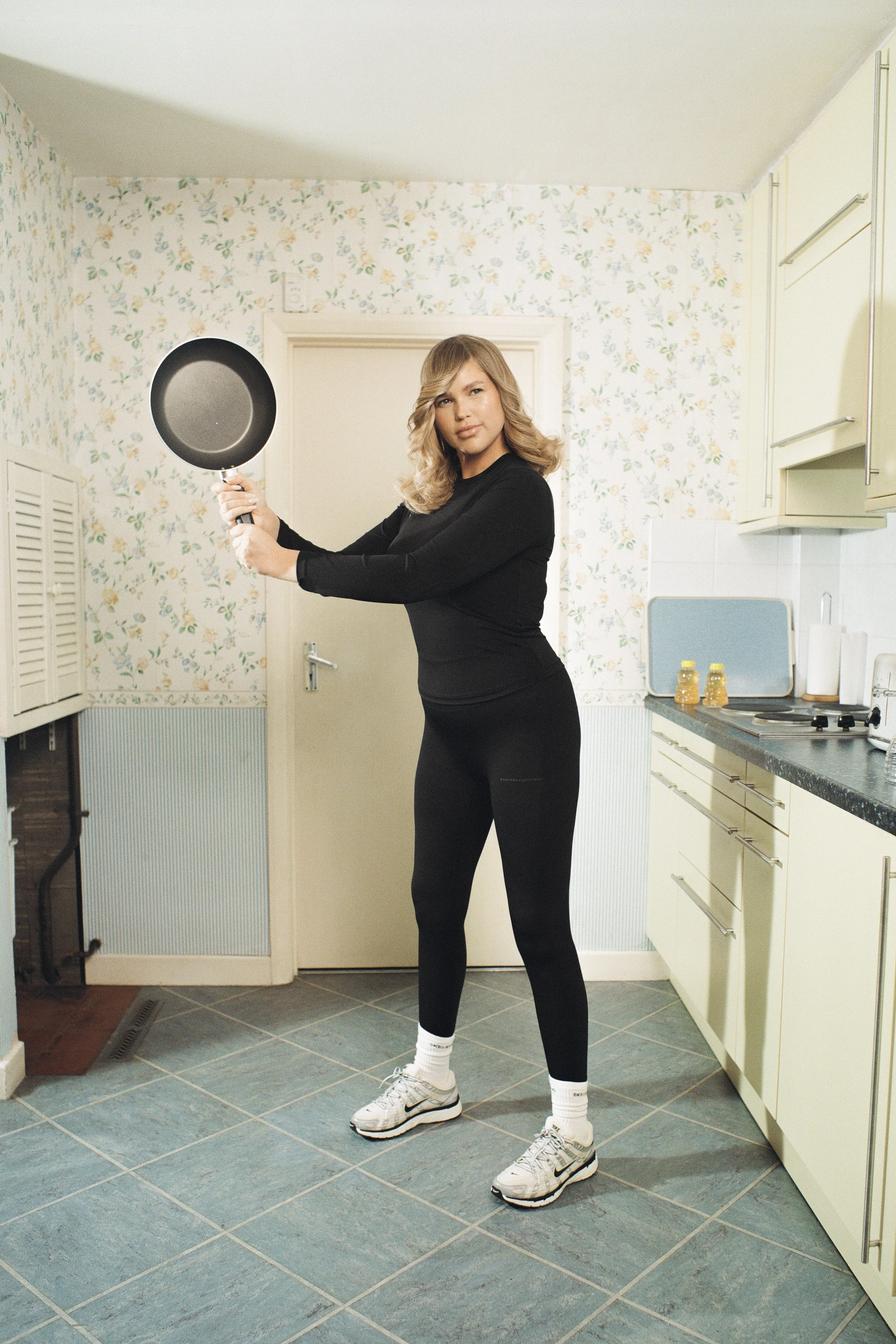 Active Long Sleeve Top in Jet sold by Sisters and Seekers product image thumbnail 4