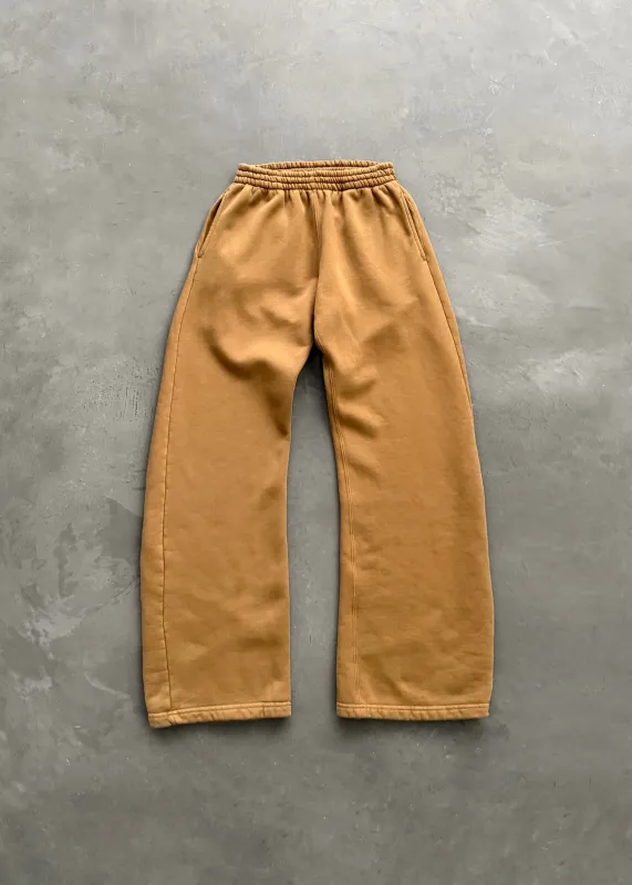 STRAIGHT-LEG SWEATPANTS - TOBACCO sold by Akimbo