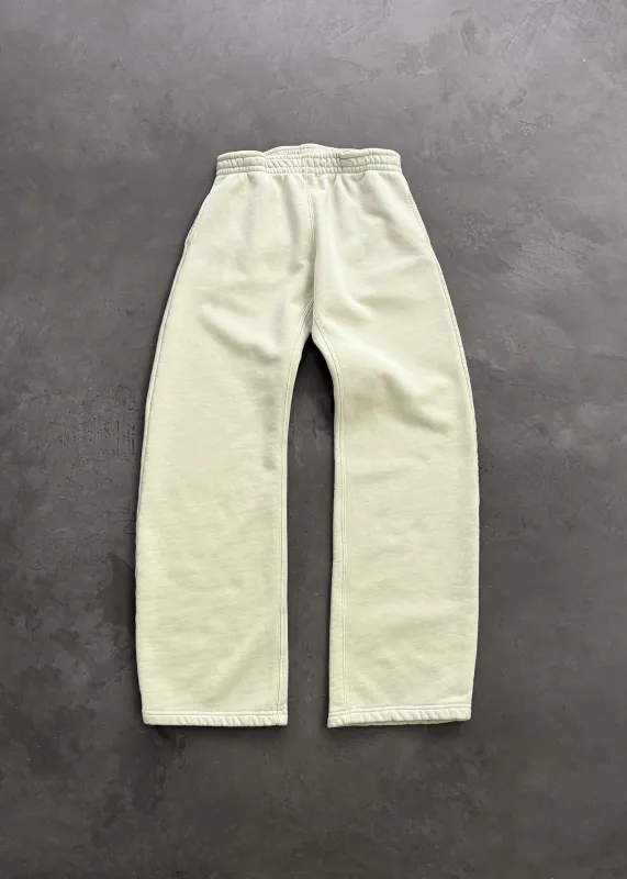 STRAIGHT-LEG SWEATPANTS - GLEAM made by Akimbo