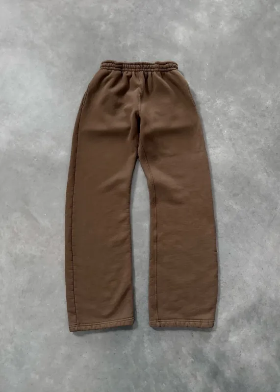 STRAIGHT-LEG SWEATPANTS - COFFEE sold by Akimbo
