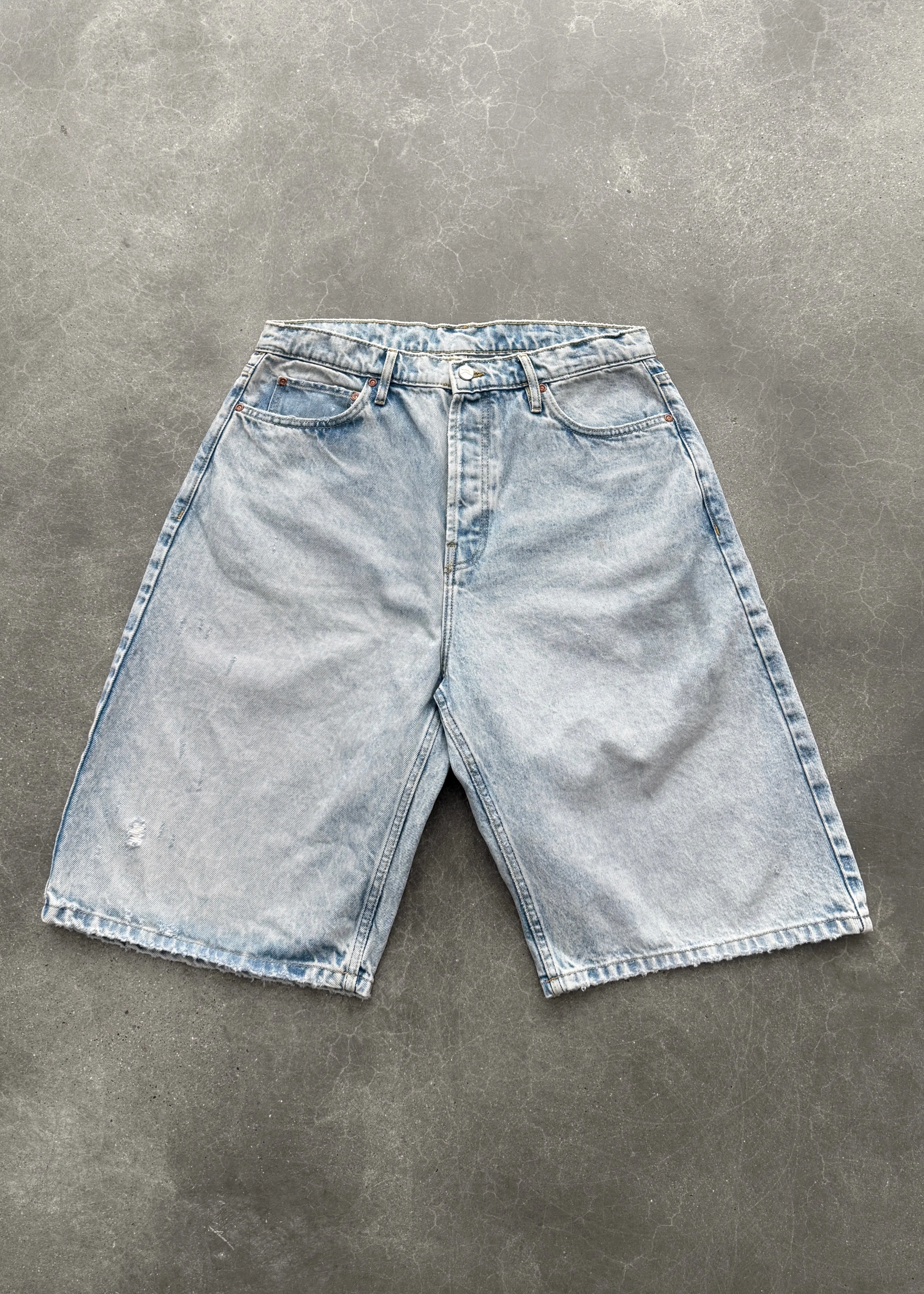801 BAGGY DISTRESSED DENIM SHORT - LIGHT WASH sold by Akimbo