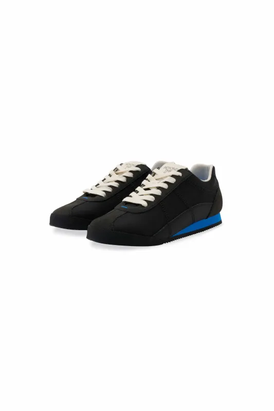 Studio Sneaker made by Beyond The Vines