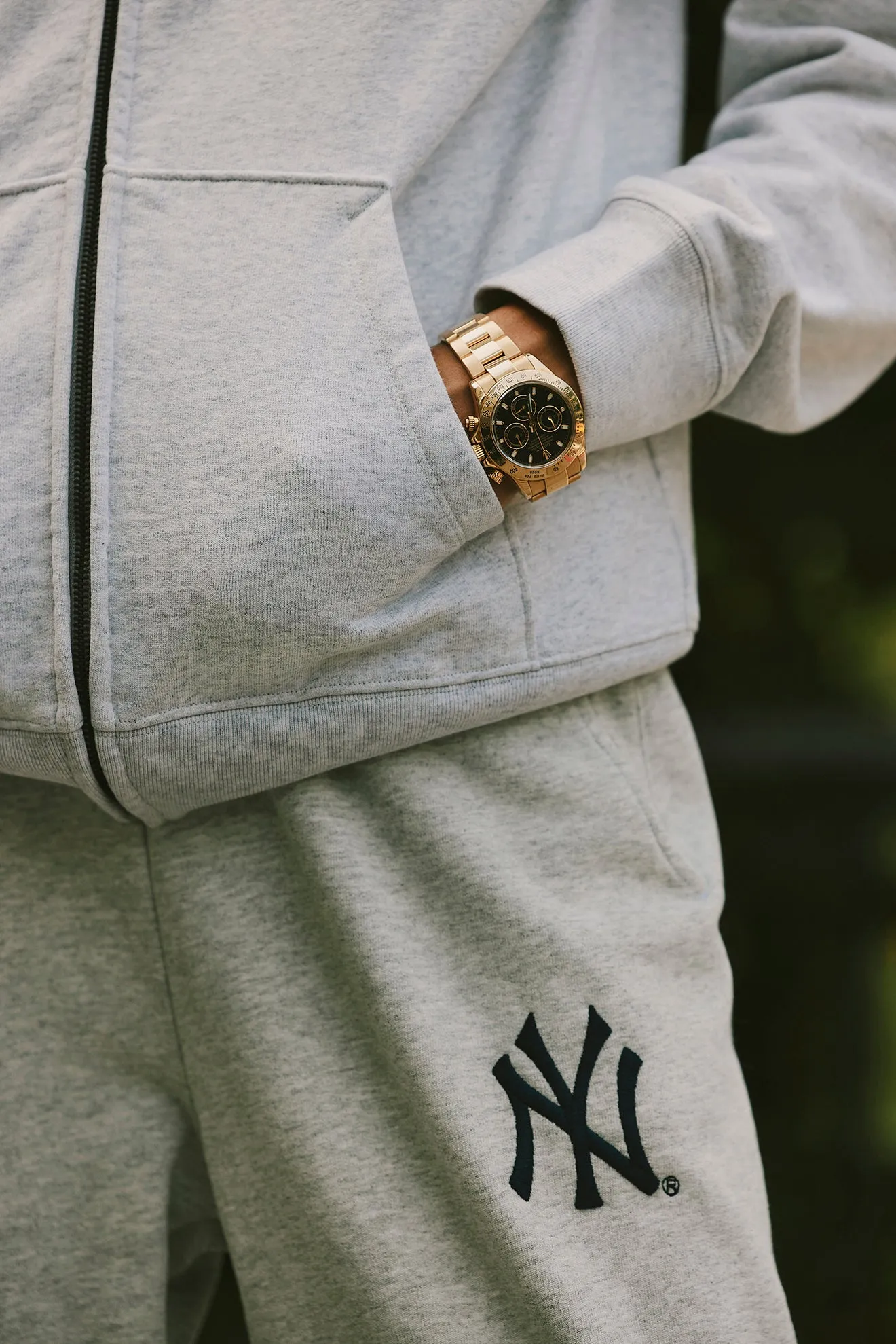 Yankees Serif Sweatpant - Heather Gray/Navy sold by Sporty and Rich product image thumbnail 4