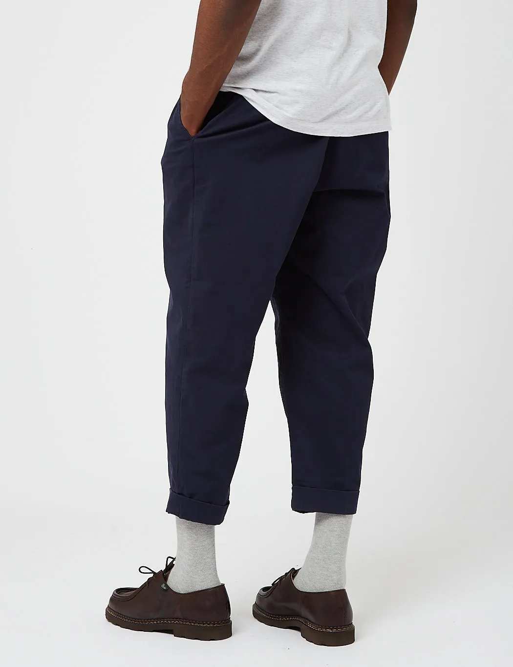 パンツ BEAMS PLUS 2 Pleats Twill Pants Beams Plus 2 Pleats Twill Trousers in Navy Curated at Jake