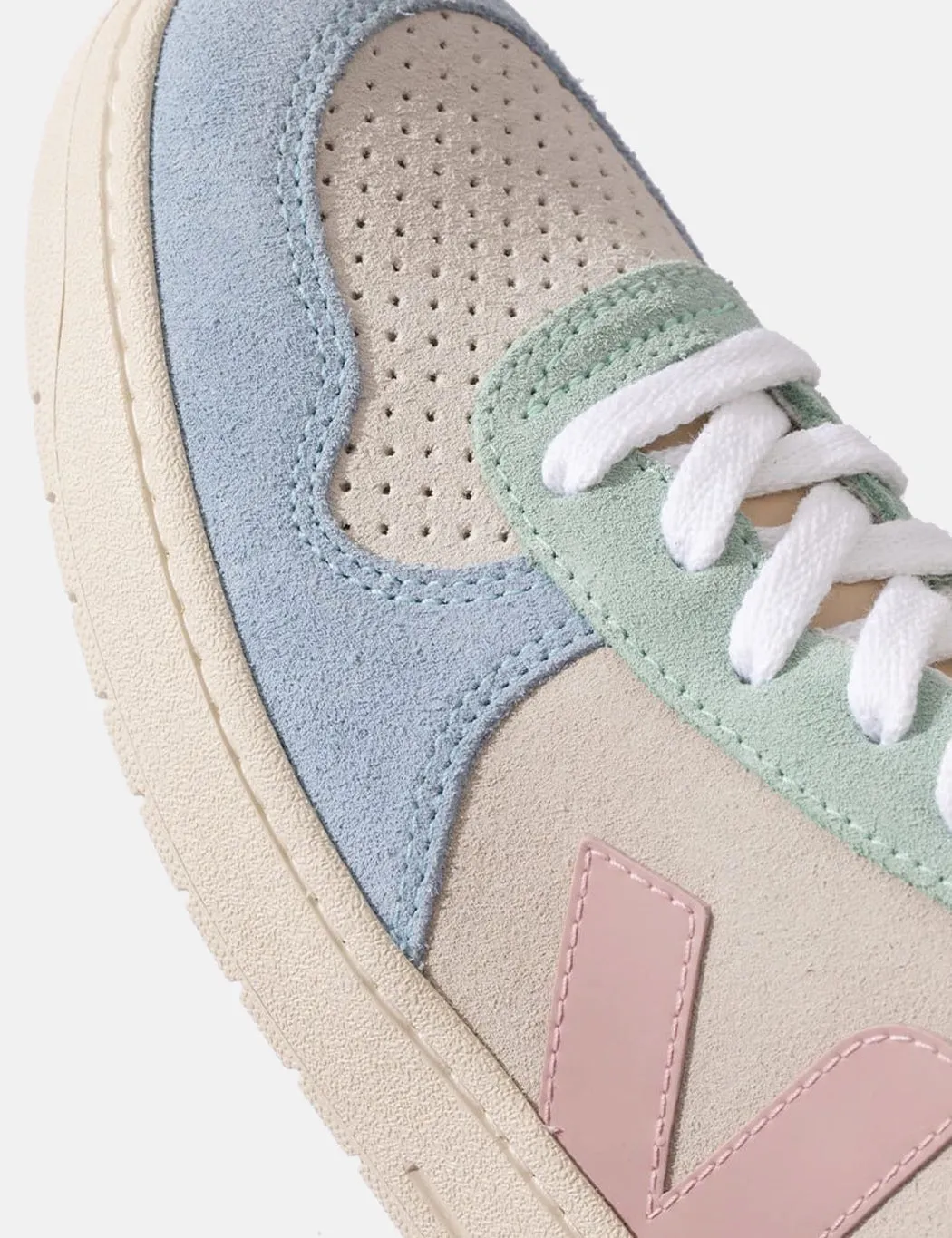 Womens Veja V-10 Suede - Multico/Natural/Babe sold by Article London product image thumbnail 3