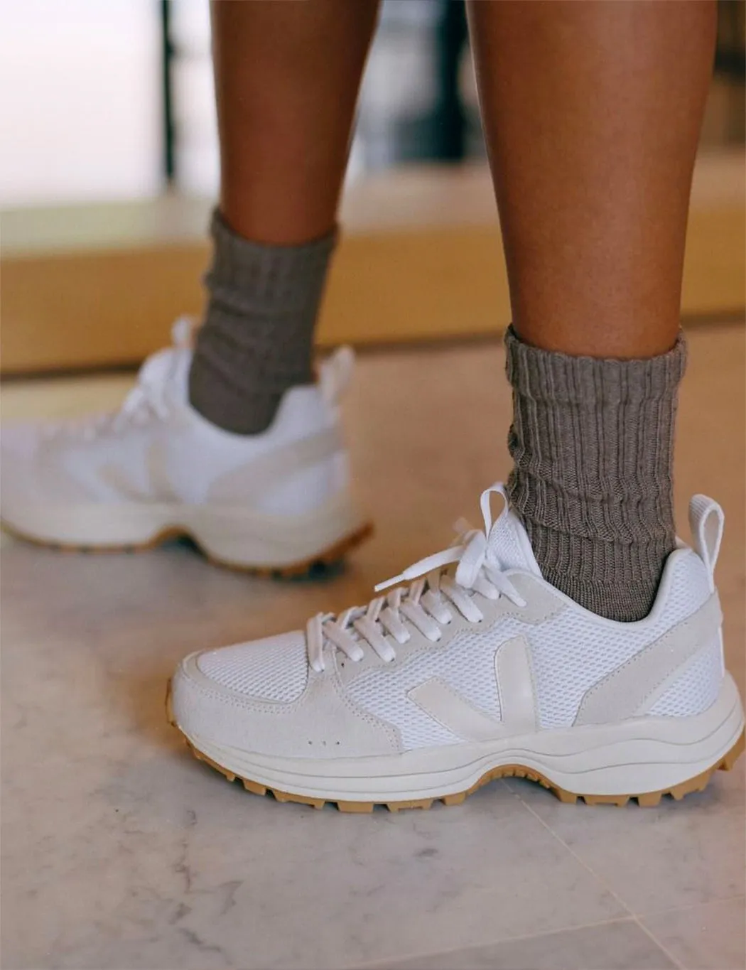 Veja Venturi Alveomesh Trainers - White/Pierre/Natural sold by Article London product image thumbnail 2