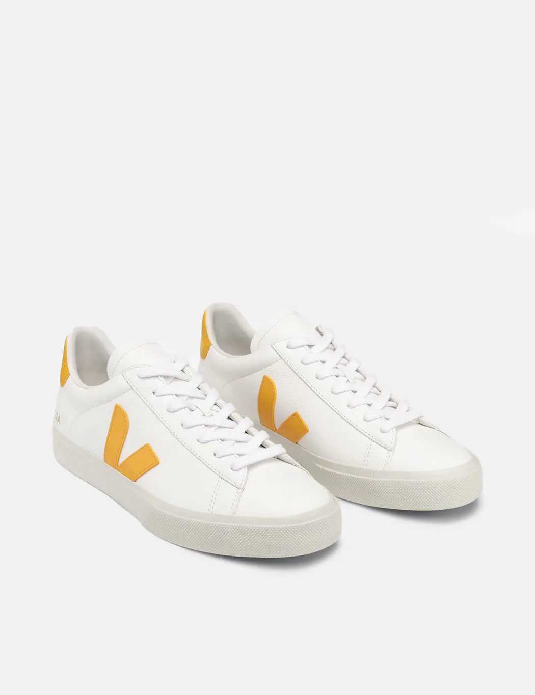 Women's Veja Campo Trainers (Chromefree Leather) - Extra White/Ouro sold by Article London product image thumbnail 2