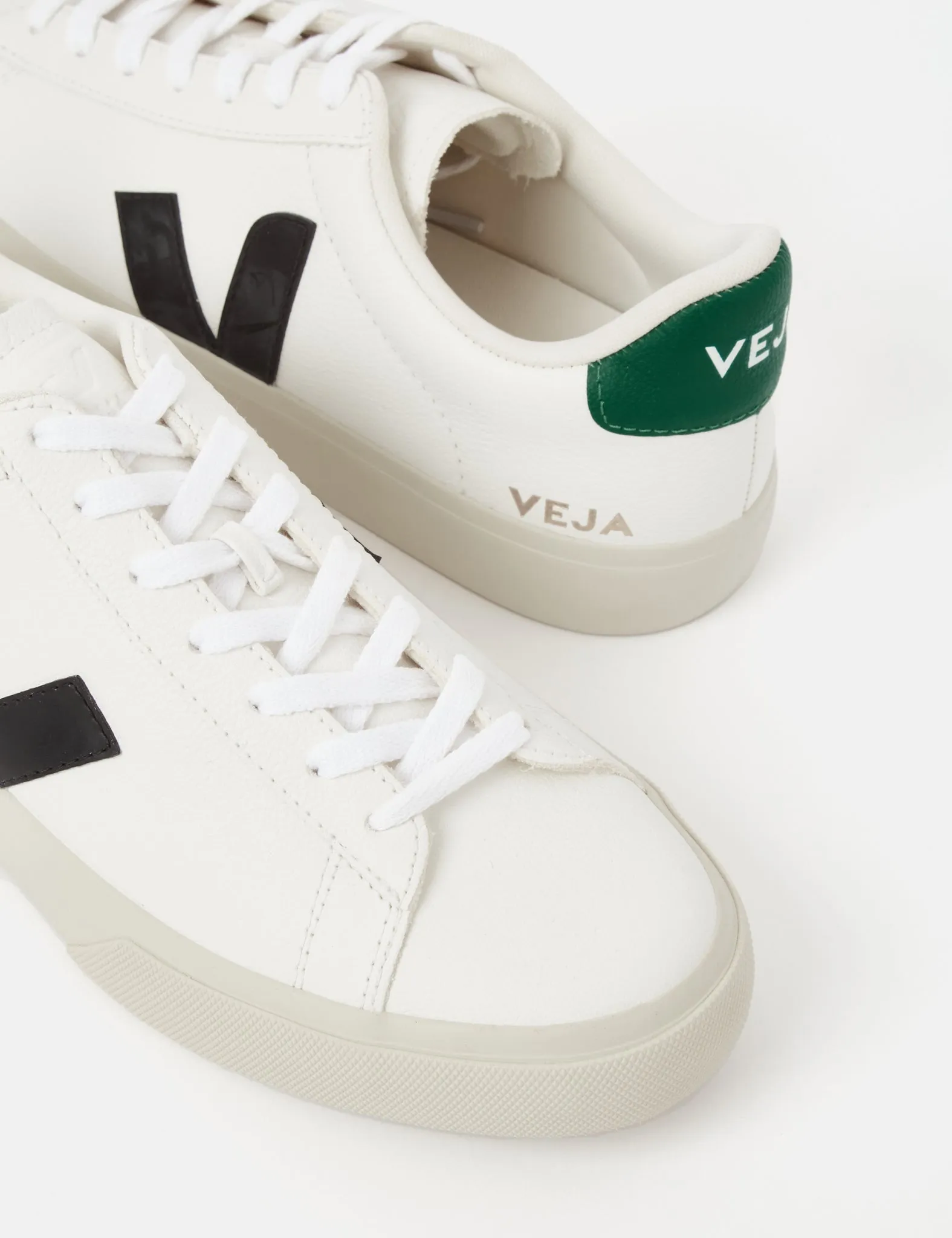 Veja Campo Trainers (Chromefree Leather) - Extra White/Black Emeraude sold by Article London product image thumbnail 3