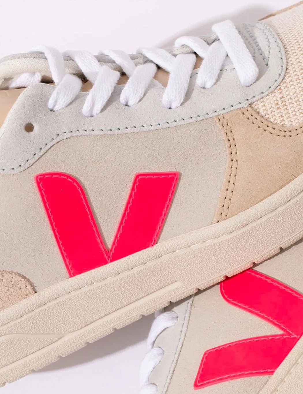 Womens Veja V-10 Suede - Multico/Natural/Rose-Fluo sold by Article London product image thumbnail 2