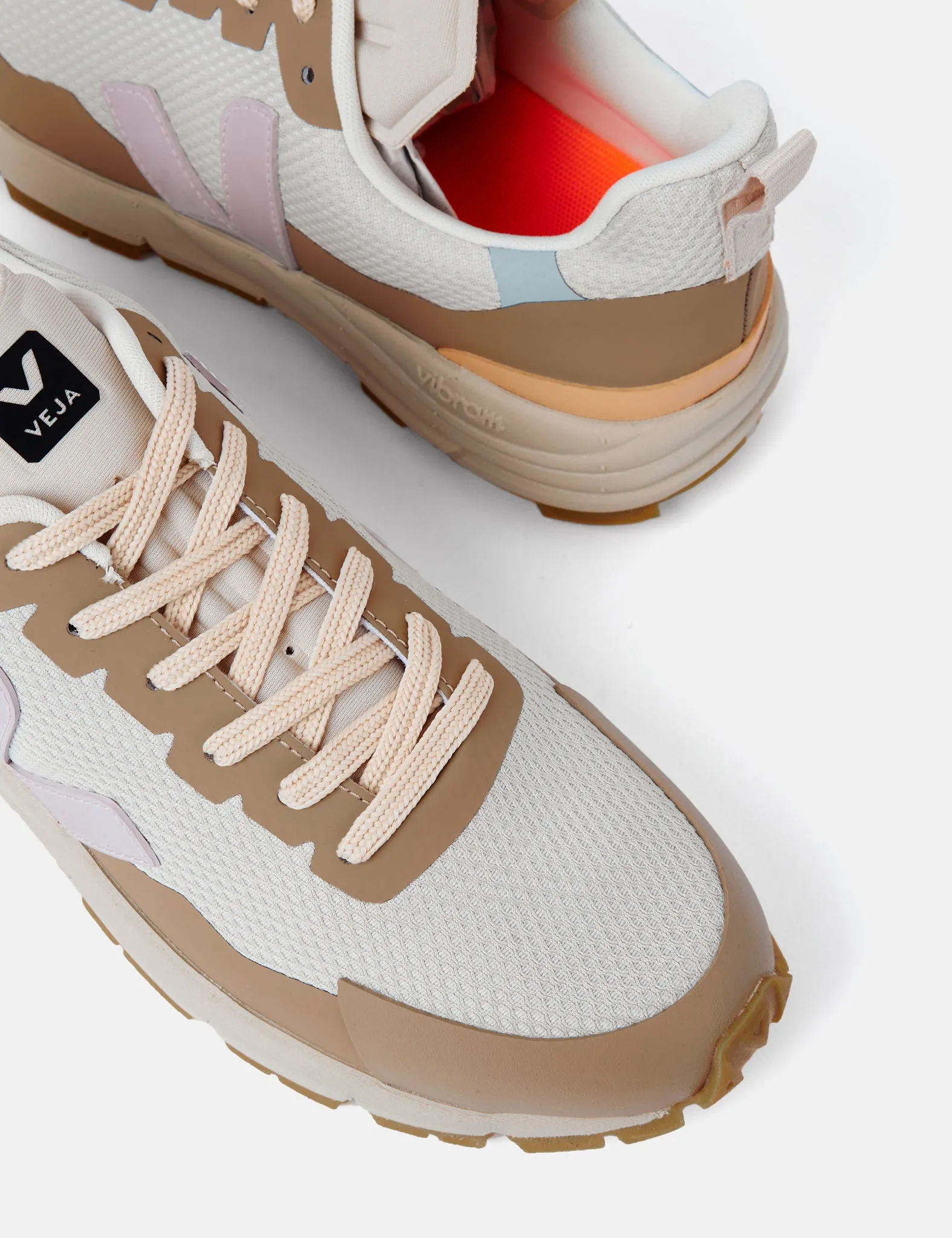 Women's Veja Dekkan Alveomesh Trainers - Natural/Parme sold by Article London product image thumbnail 3