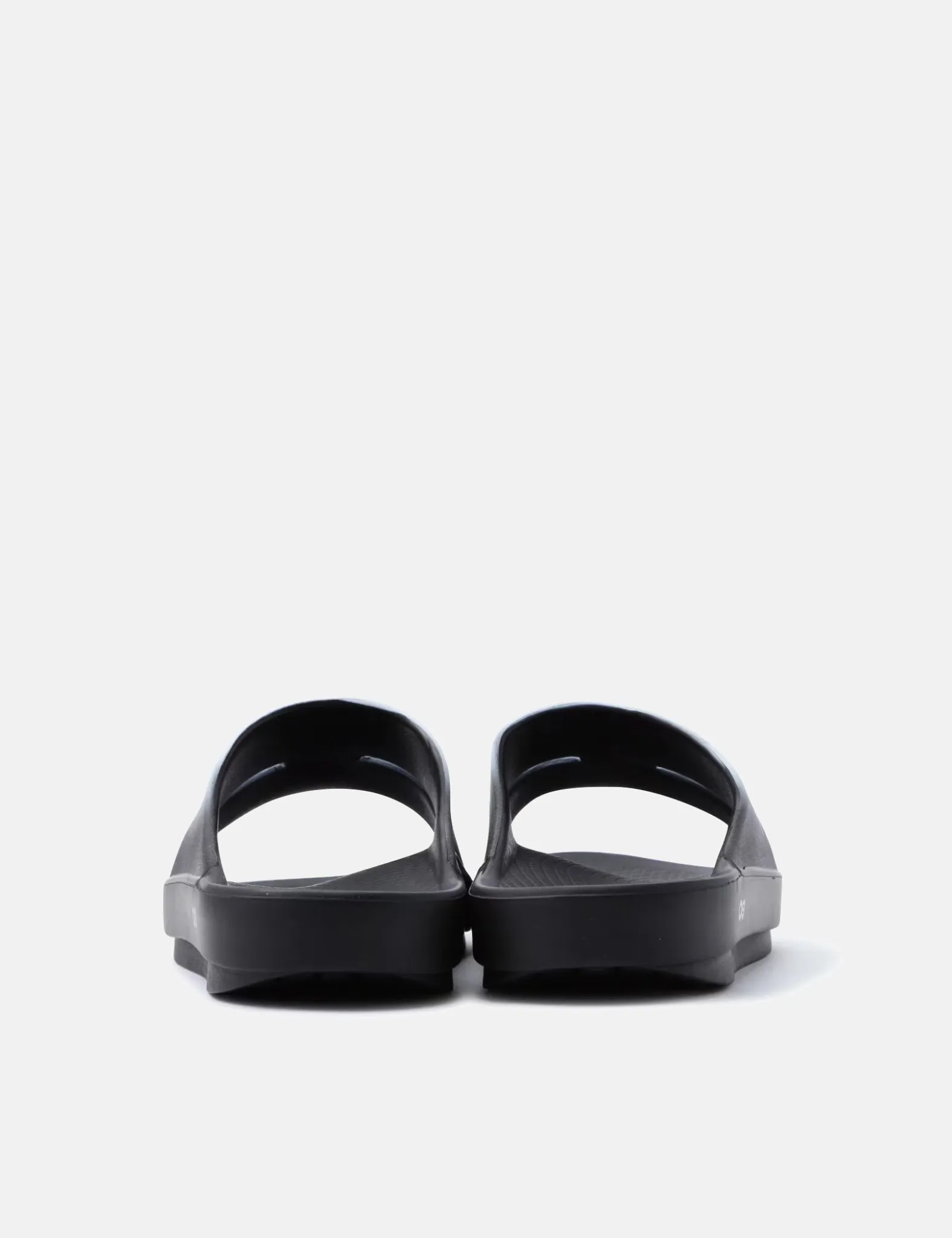 and Wander x Oofos Ooahh Recovery Slider - Black sold by Article London product image thumbnail 5