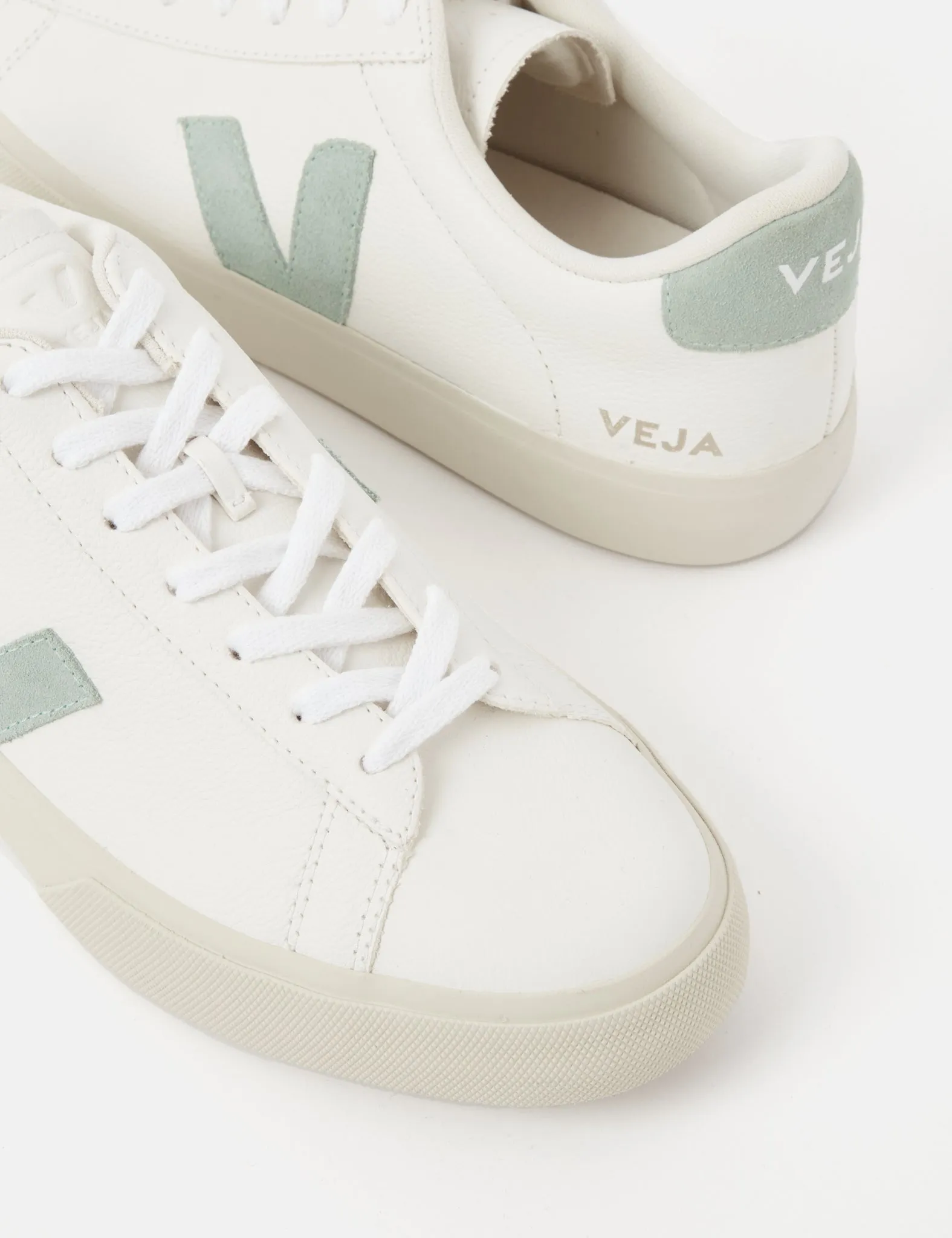 Veja Campo Trainers (Chromefree Leather) - Extra White/Matcha sold by Article London product image thumbnail 3