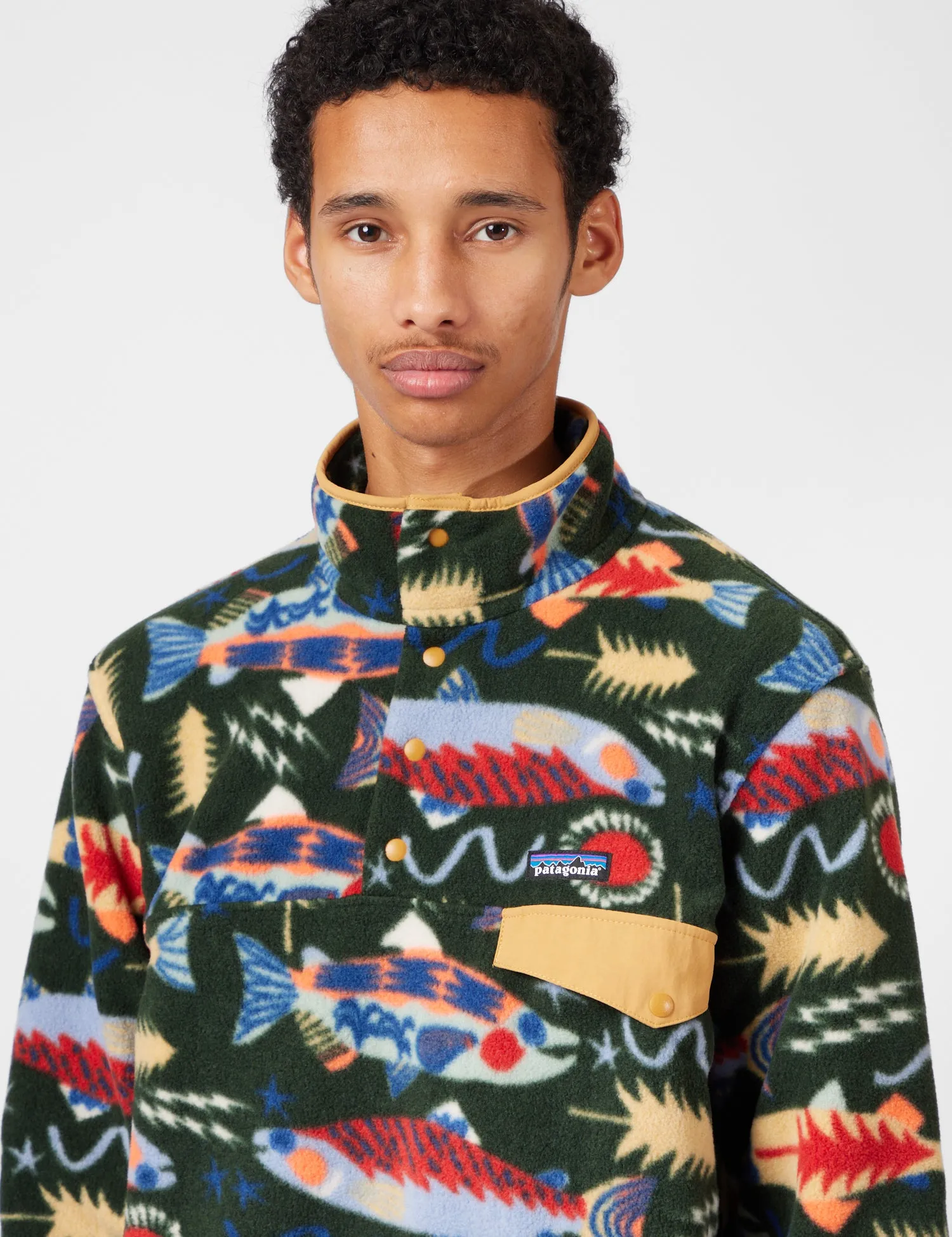 Patagonia LW Synchilla Snap-T Fleece - Salmon Energy: Old Growth Green sold by Article London product image thumbnail 2