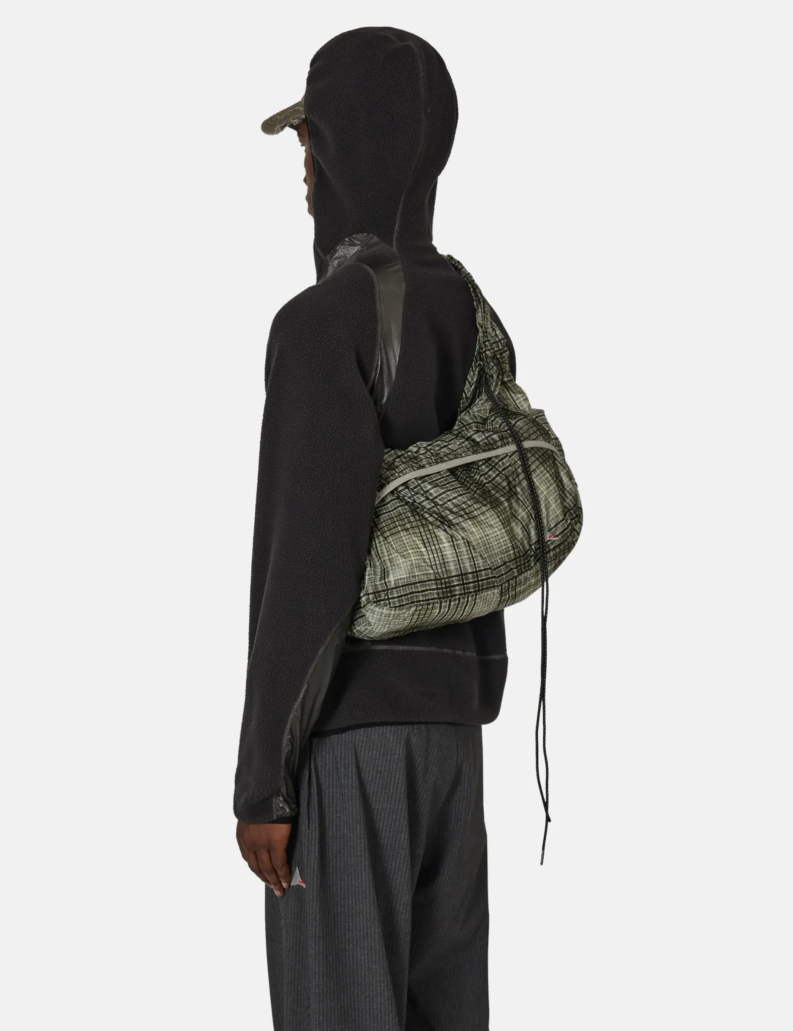 ROA LAKI Packable Knot Bag - Black/Green sold by Article London product image thumbnail 2