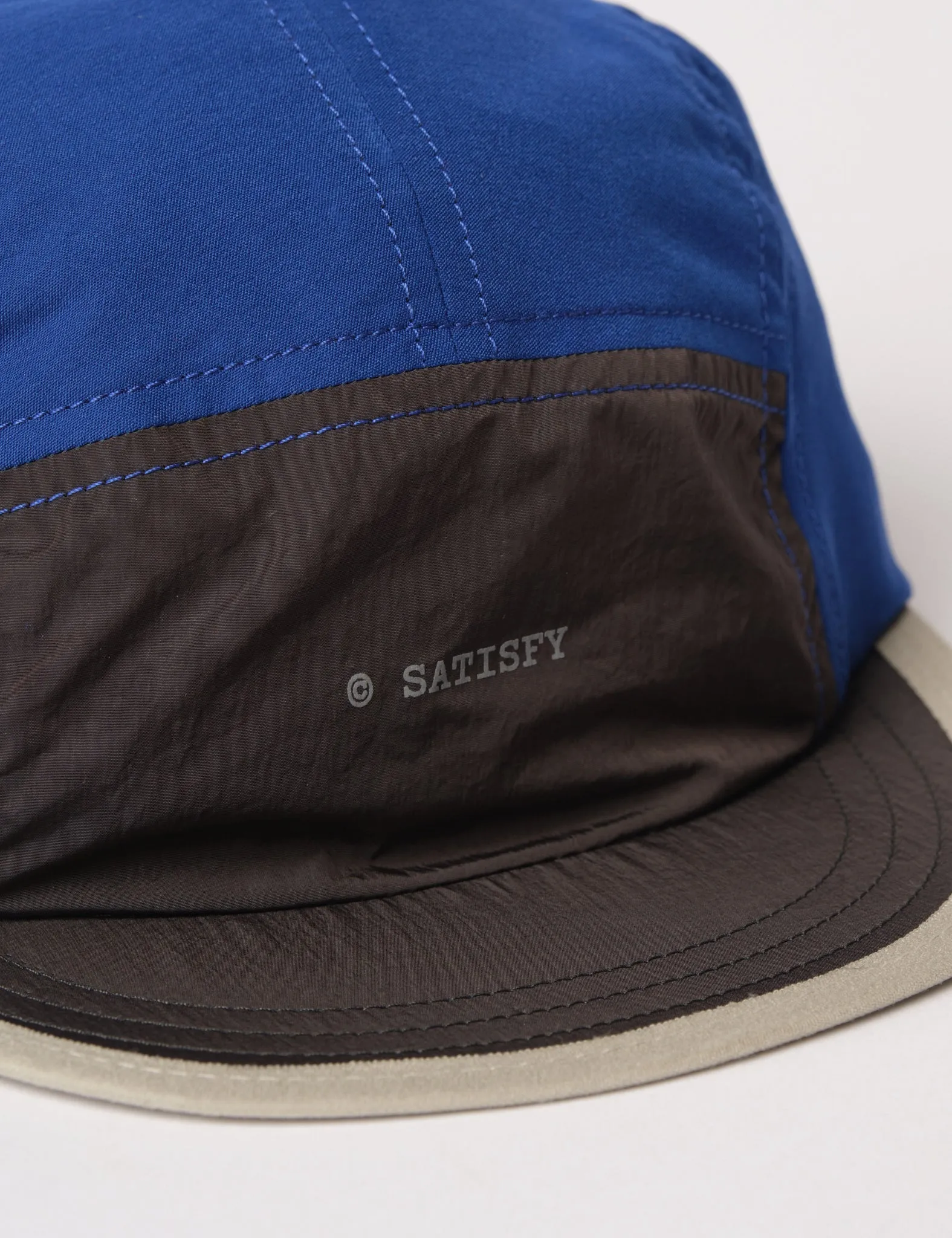 SATISFY PeaceShell™ キャップ オリーブ Satisfy PeaceShell Running Cap Olive at CareOfCarl.com