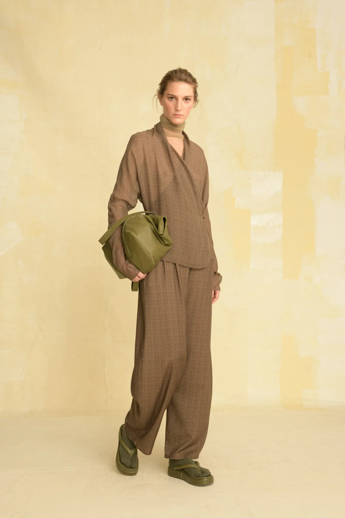 Bruna, pantalón en lana y seda estampada sold by Cortana product image thumbnail 2