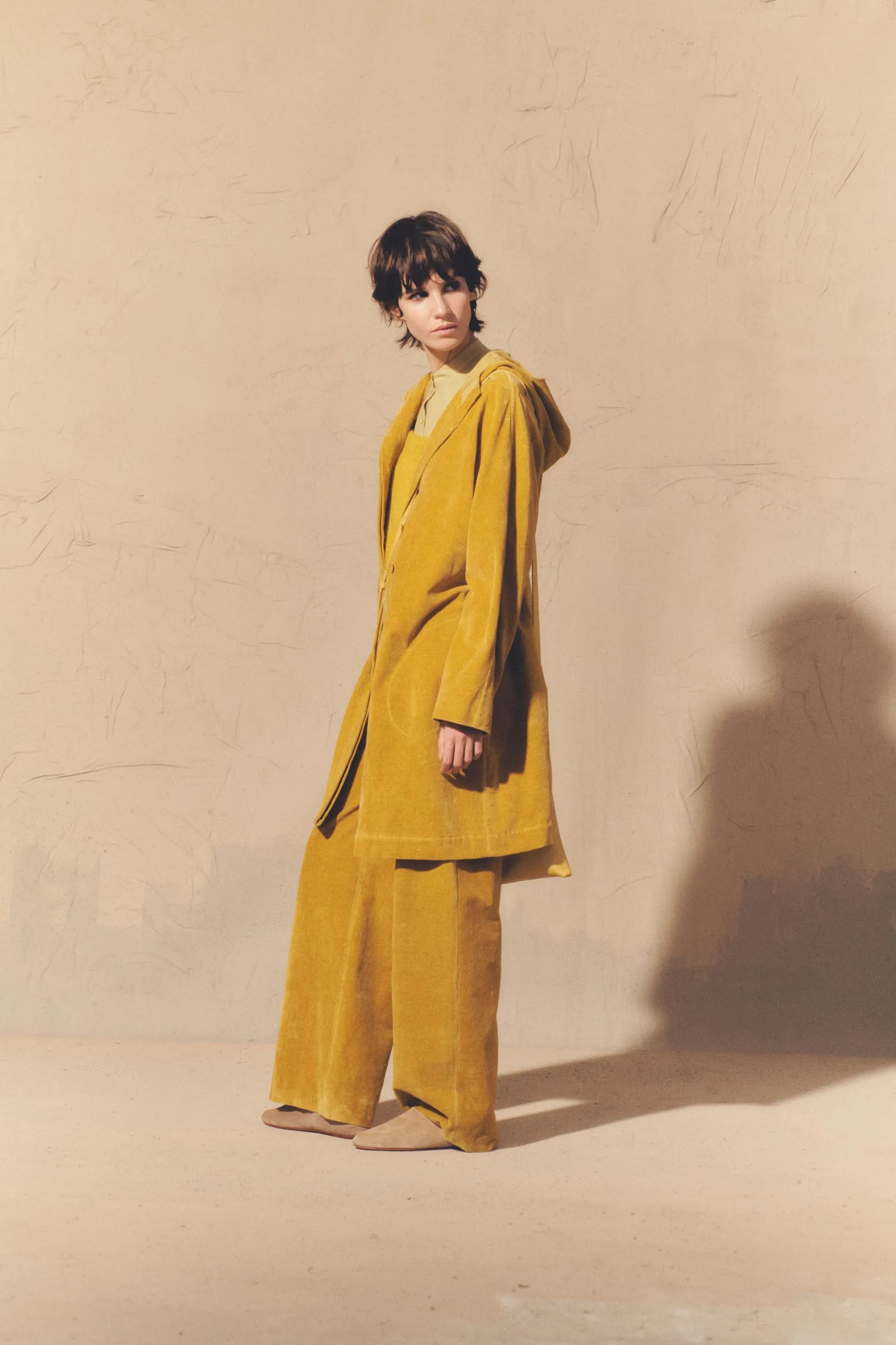 Leandra, pantalon en terciopelo dorado sold by Cortana product image thumbnail 4