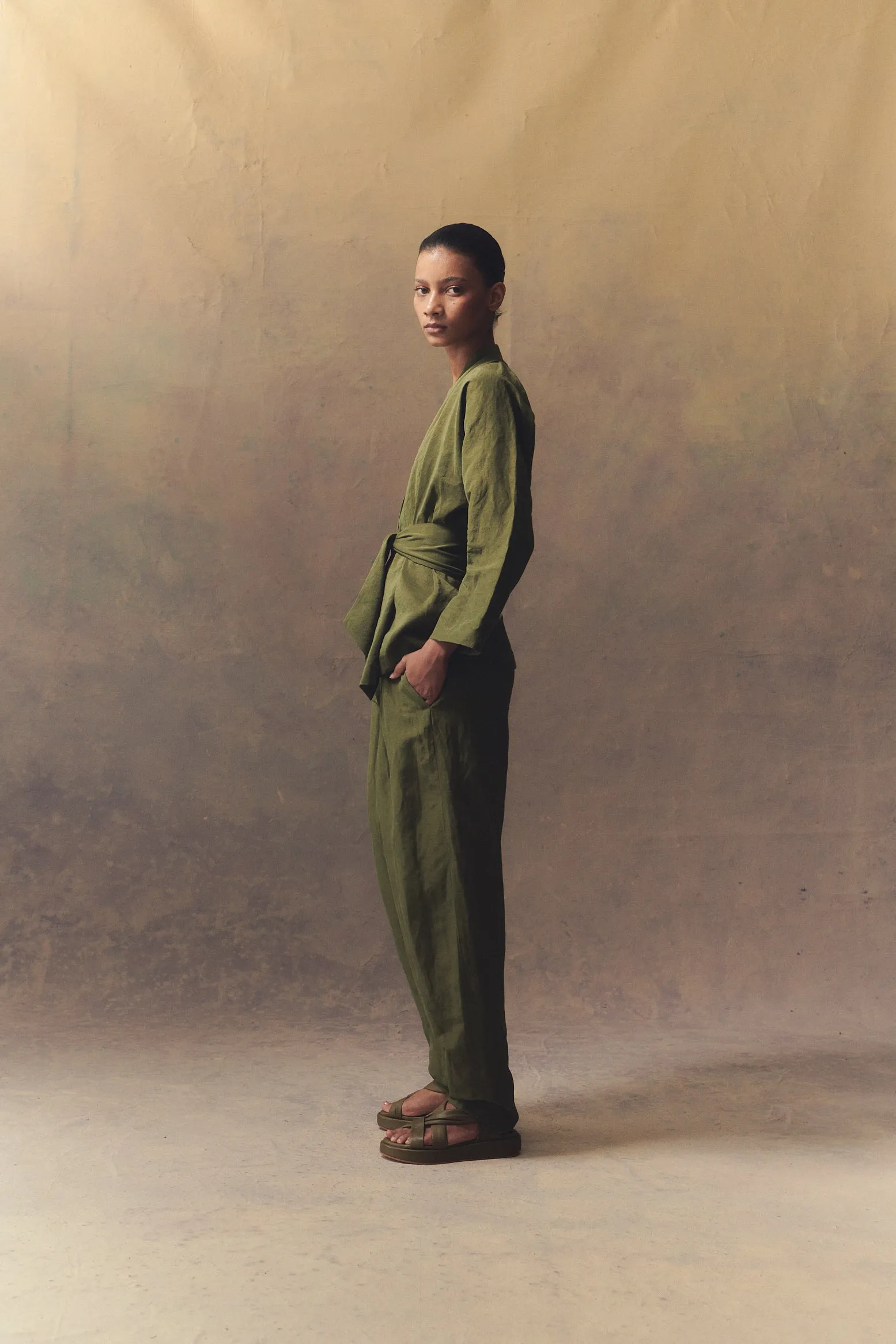 Ama, pantalon en lino y seda verde sold by Cortana product image thumbnail 5