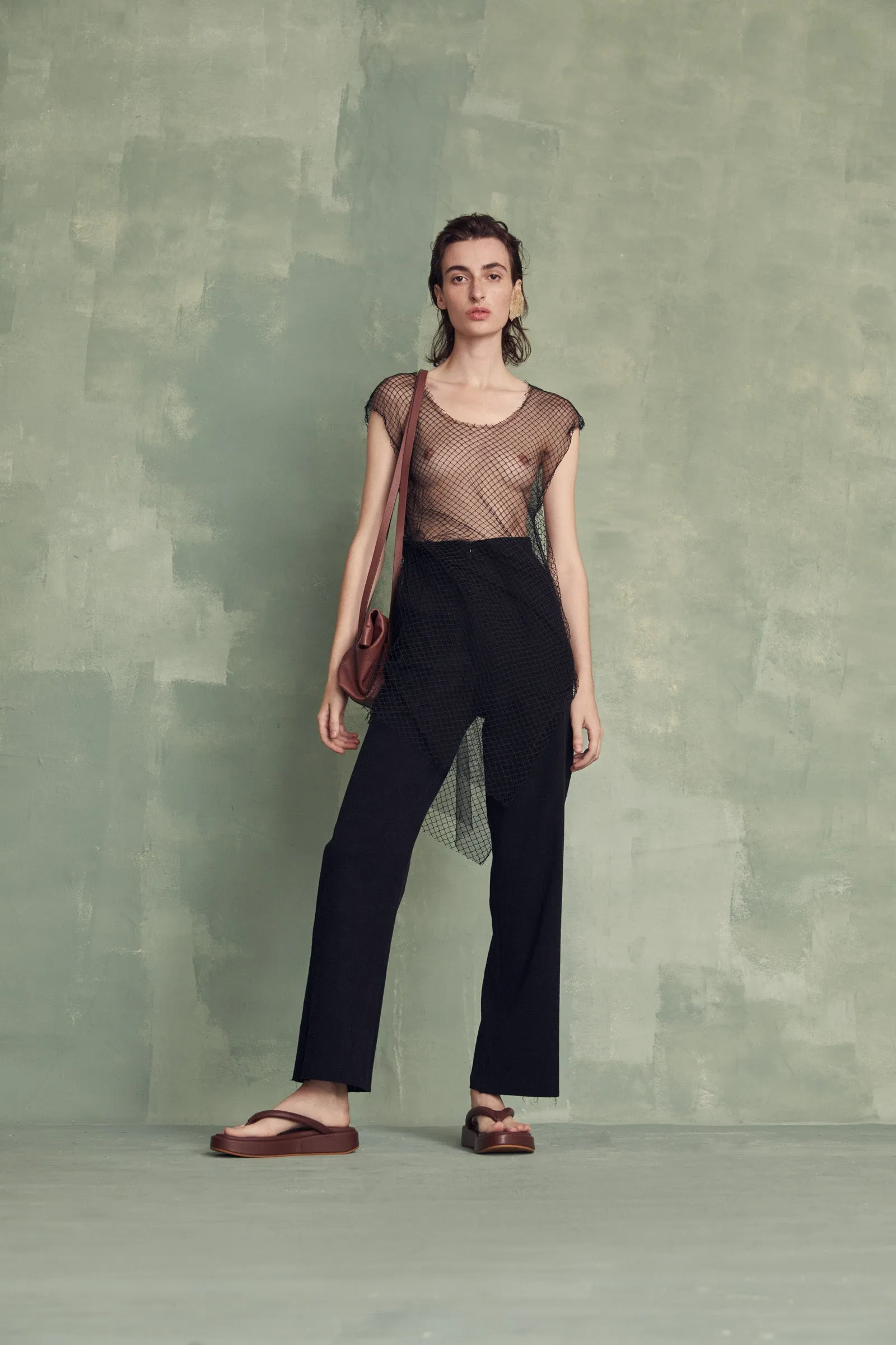 Grow, pantalón en lino y viscosa negro sold by Cortana product image thumbnail 2