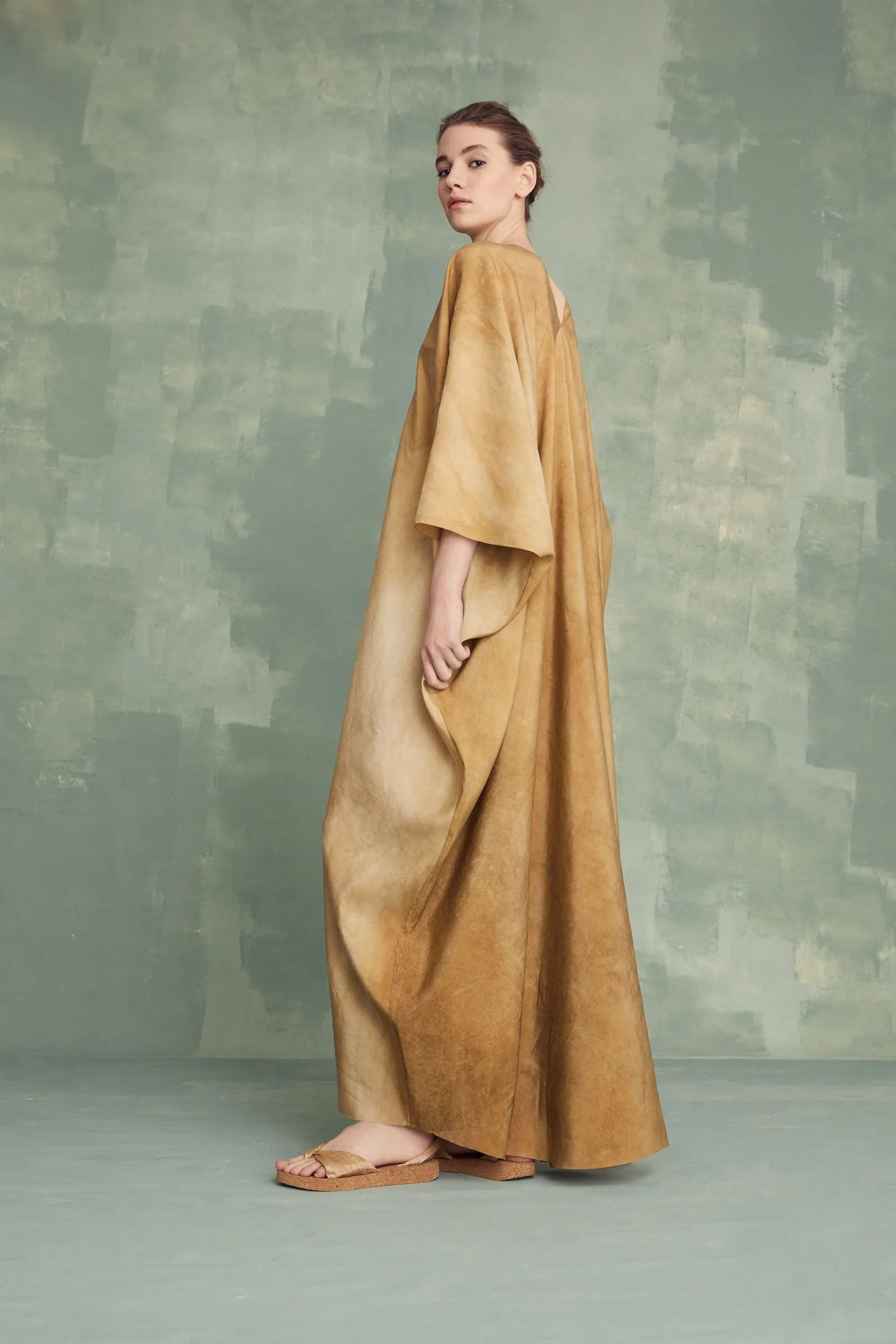 Salomé, caftán en seda maltinto jade sold by Cortana product image thumbnail 4