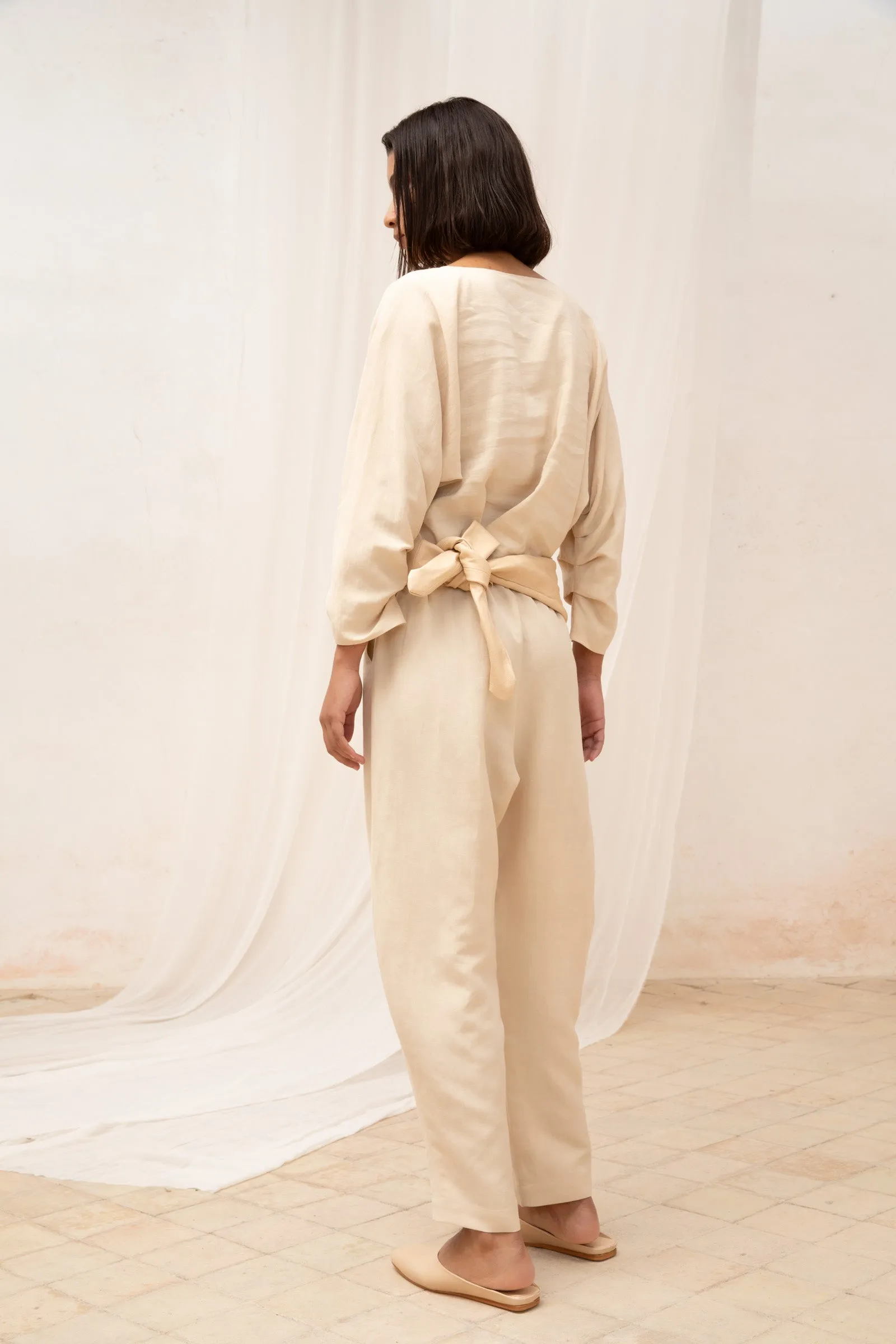 Ama, pantalon en lino y seda beige sold by Cortana product image thumbnail 5