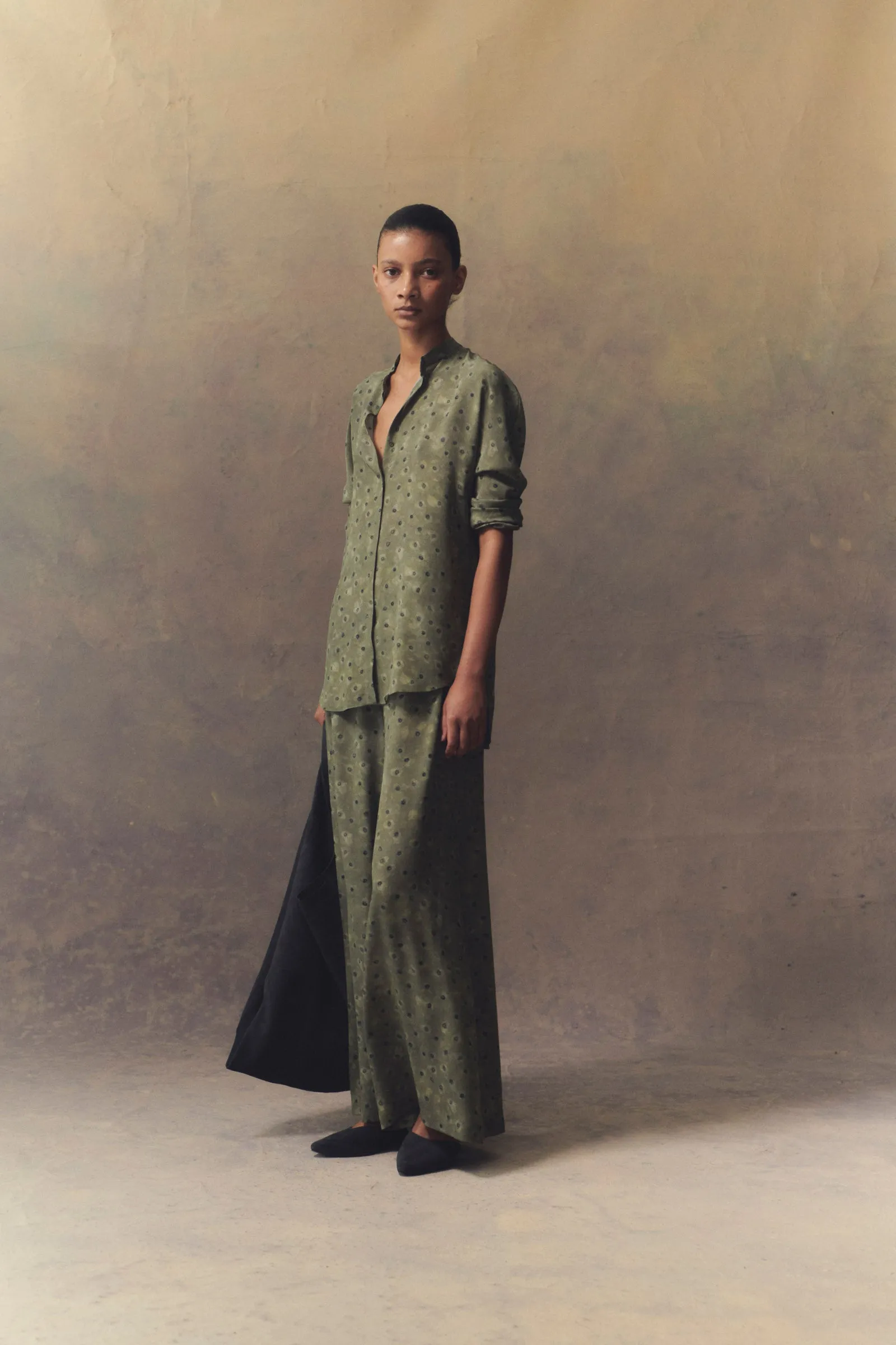 Irina, pantalón en seda estampada sold by Cortana product image thumbnail 4