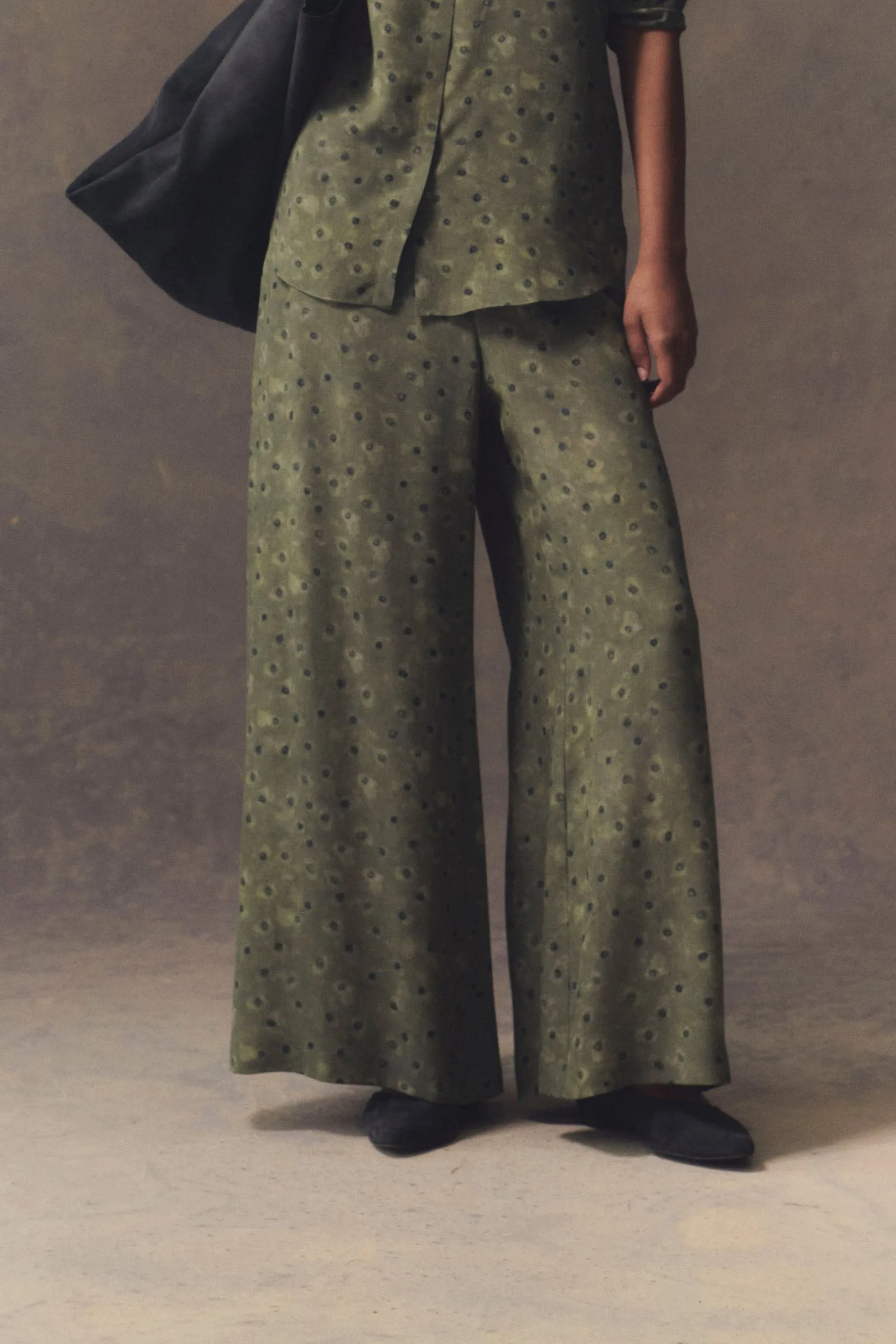 Irina, pantalón en seda estampada sold by Cortana product image thumbnail 3