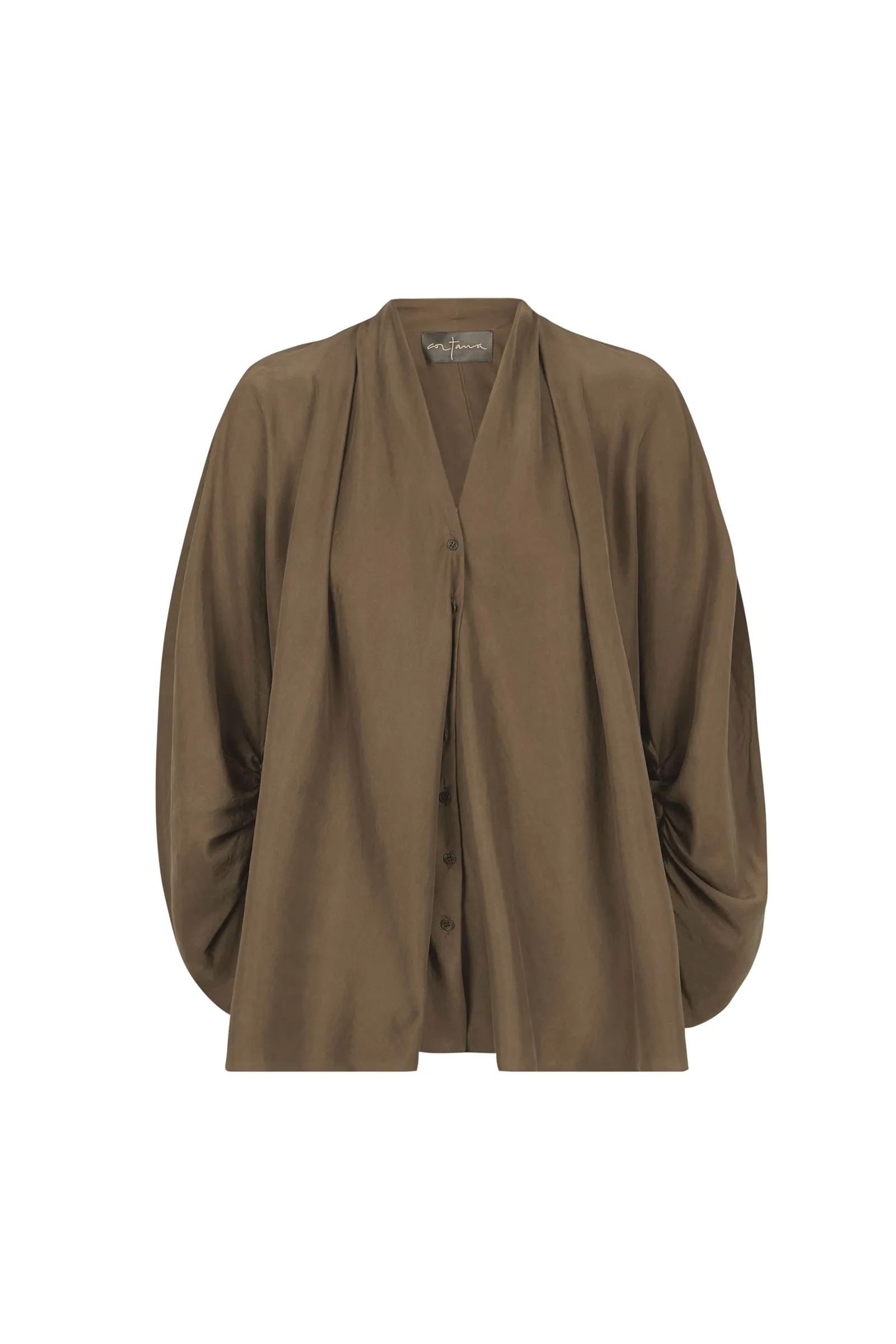 Medina, blusa en seda avellana sold by Cortana