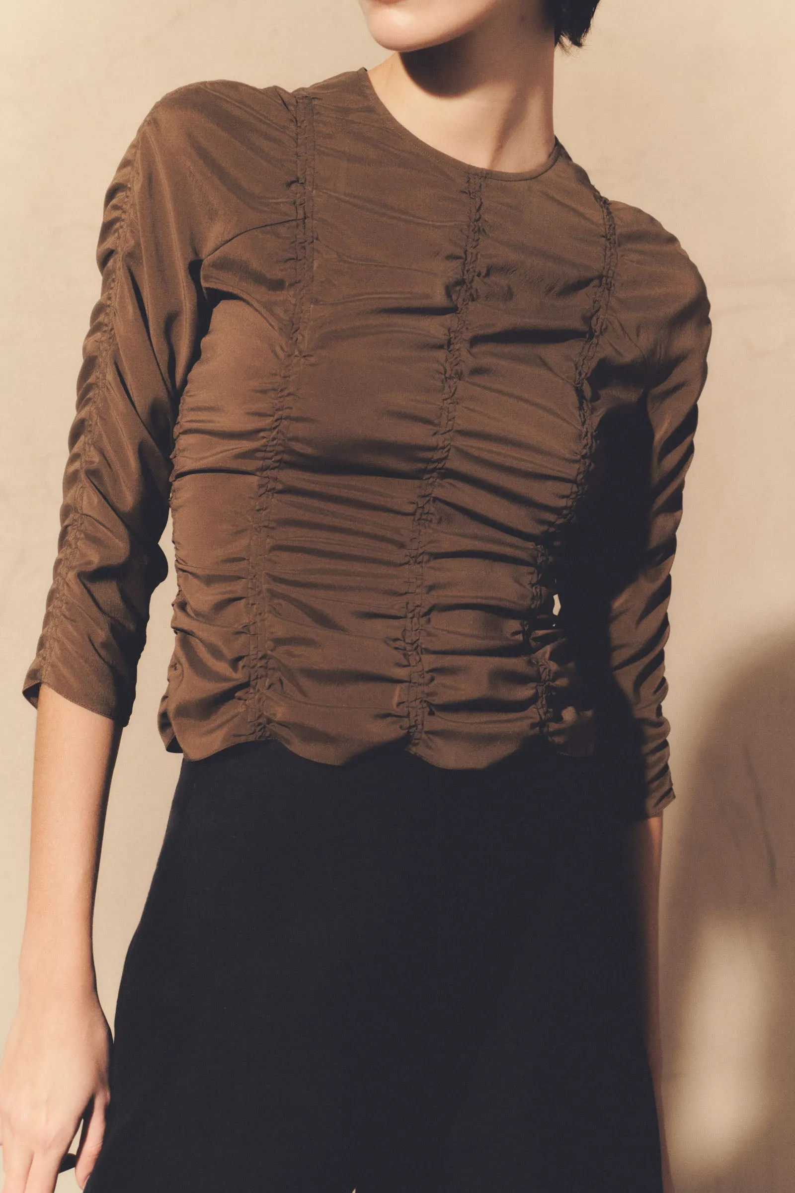 Martha, top fruncido avellana sold by Cortana product image thumbnail 2